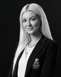 thumbnail_Hafdis copy-1